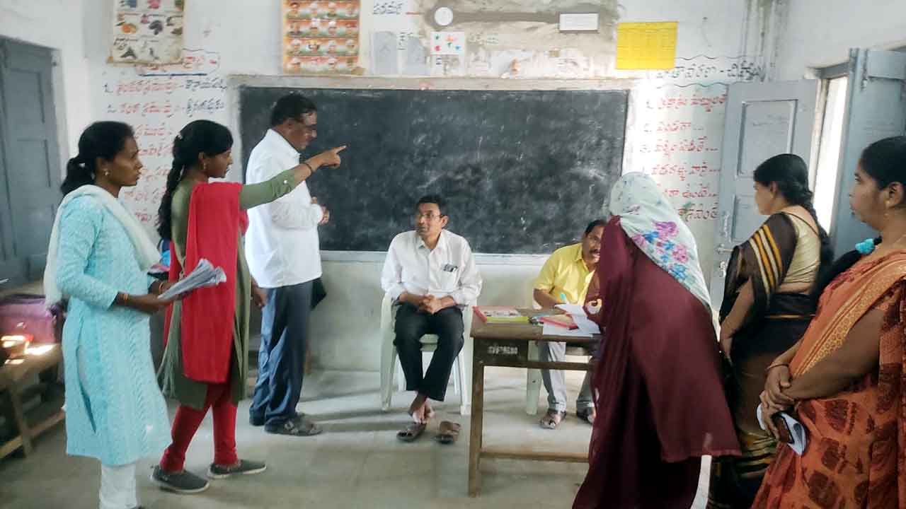 100శాతం ఉత్తీర్ణత సాధించాలి