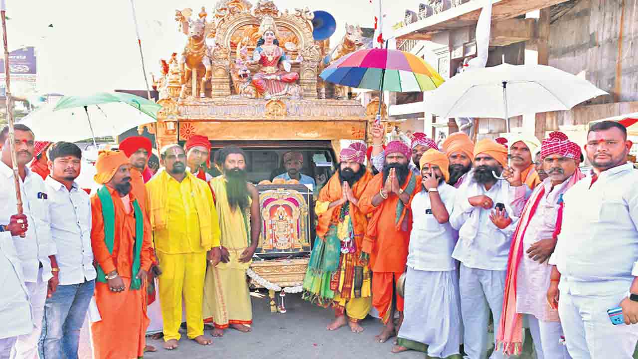 గుట్ట నుంచి తిరుపతికి పాదయాత్ర