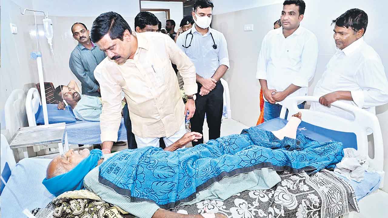 భోజనం వికటించి పలువురికి అస్వస్థత