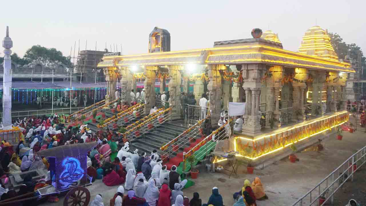 నాగోబా ఆలయ పునఃనిర్మాణ ప్రారంభోత్సవం