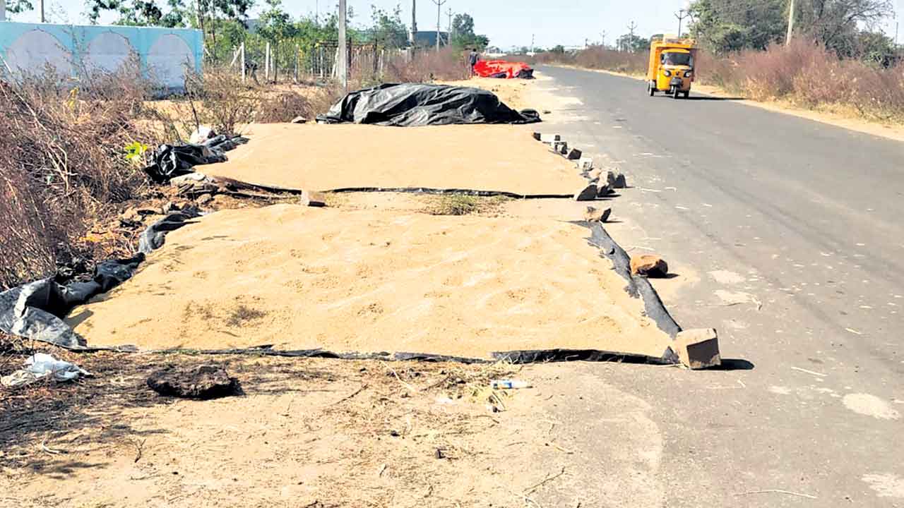 కేంద్రం కుట్రలతో..కలగానే కల్లాలు