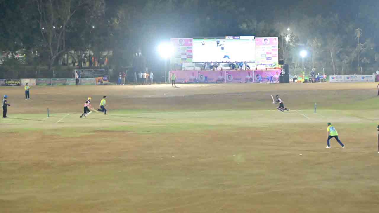 ఖమ్మంలో కోలాహలంగా పీపీఎల్‌