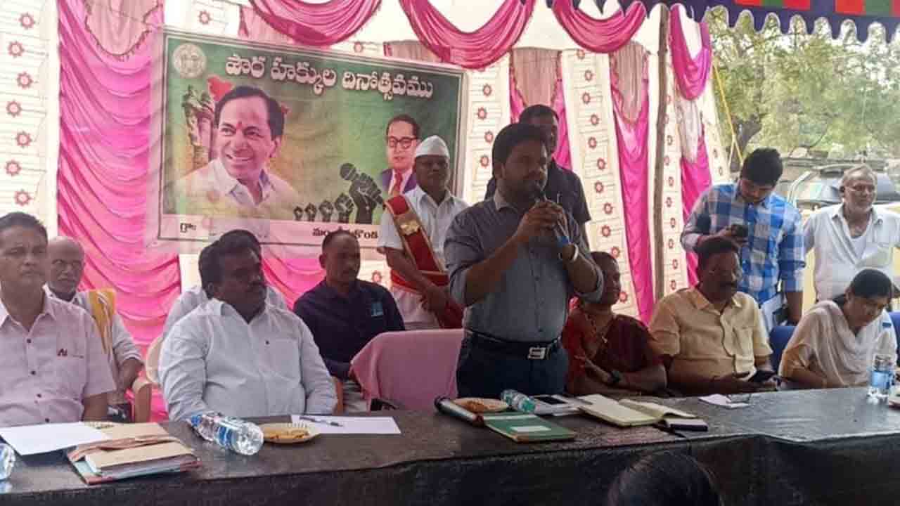 పౌరులు తమ హక్కులను పొందాలి