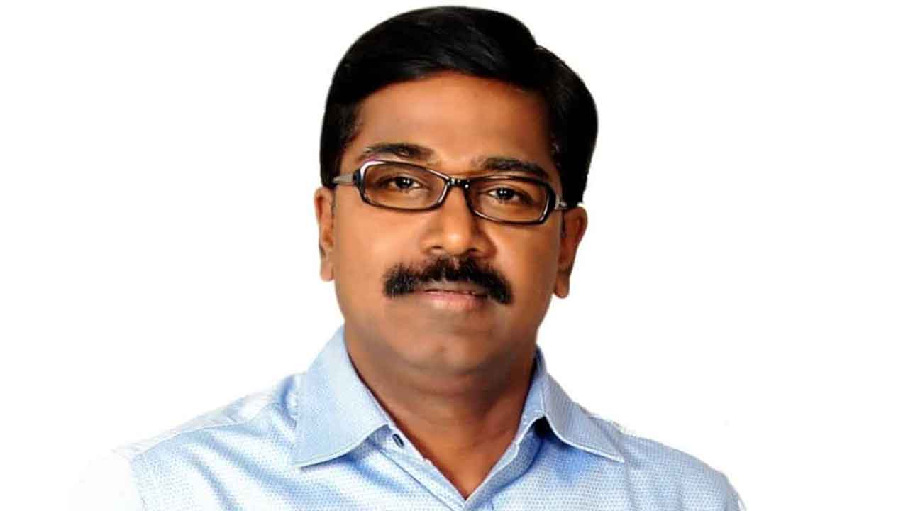 న్యూఇయర్‌ శుభాకంక్షలకు పుష్పగుచ్ఛాలు, శాలువాలు వద్దు