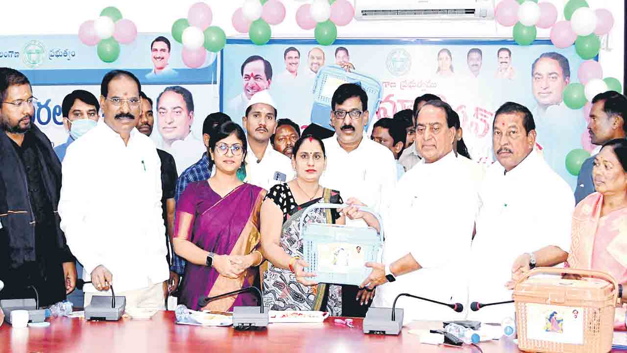 గర్భిణులకు వరం.. న్యూట్రిషన్‌ కిట్స్‌