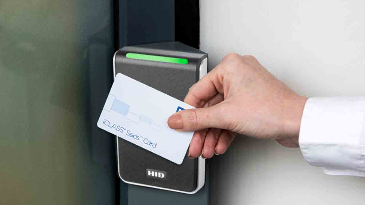 టీచర్ల హాజరుకుఆర్‌ఎఫ్‌ఐడీ