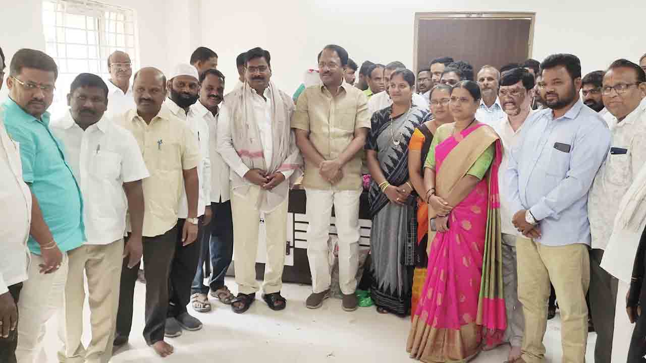 ఫ్లై ఓవర్‌ ప్రాంతం పరిశీలన