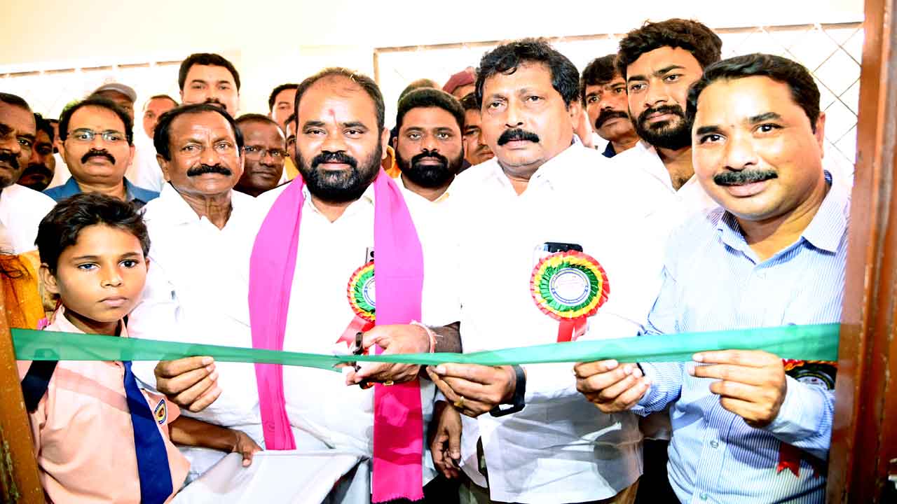 సృజనాత్మకతను వెలికి తీసేందుకే వైజ్ఞానిక ప్రదర్శన