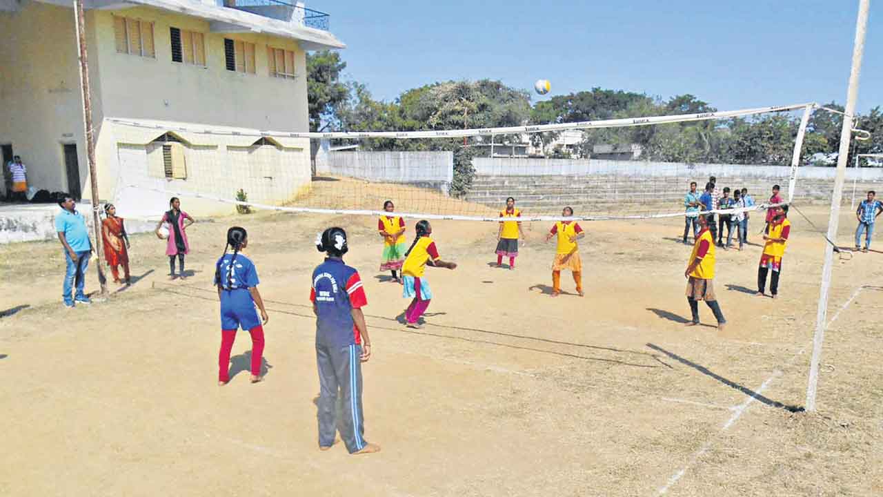 చలో.. ఖేలో..!