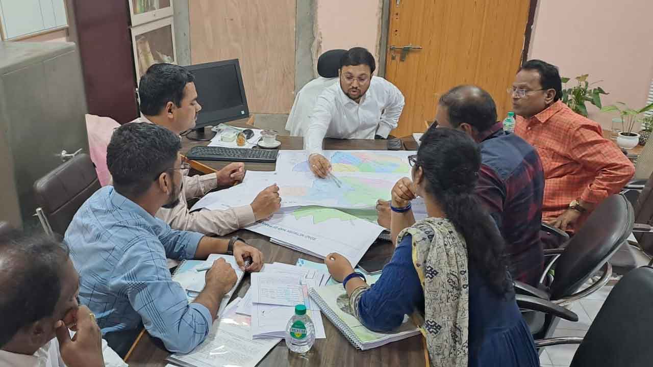 సమాజంపై అవగాహన పెంచుకోవాలి