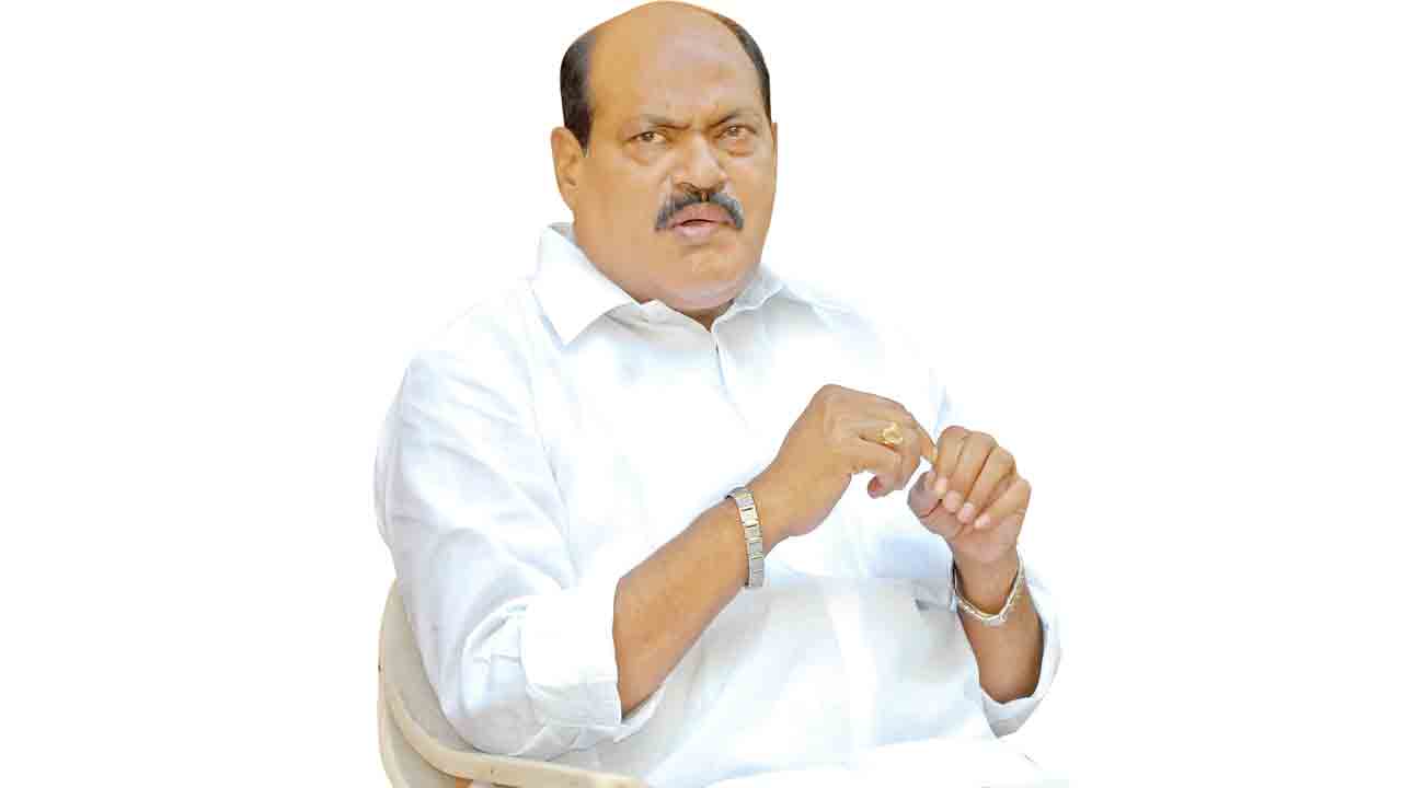 మోకాలి యాత్రలు చేసినా..