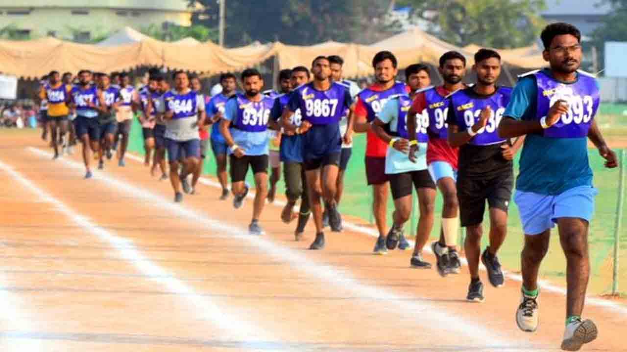 కొనసాగుతున్న పోలీస్‌ ఈవెంట్స్‌