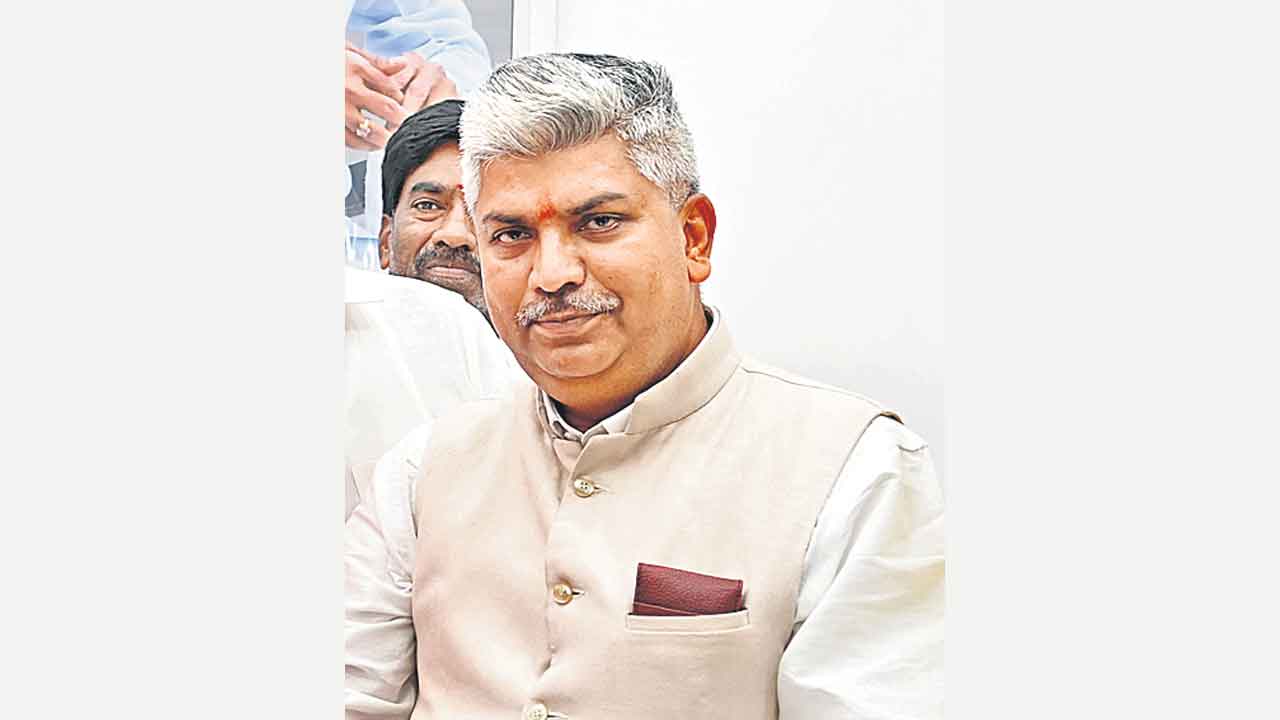 చేనేత వస్త్ర ఉత్పత్తి, బడ్జెట్పై సూచనలివ్వండి