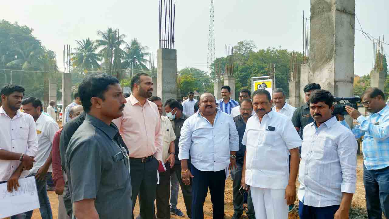 మార్చి చివరి నాటికి మార్కెట్‌ పనులు పూర్తి చేస్తాం