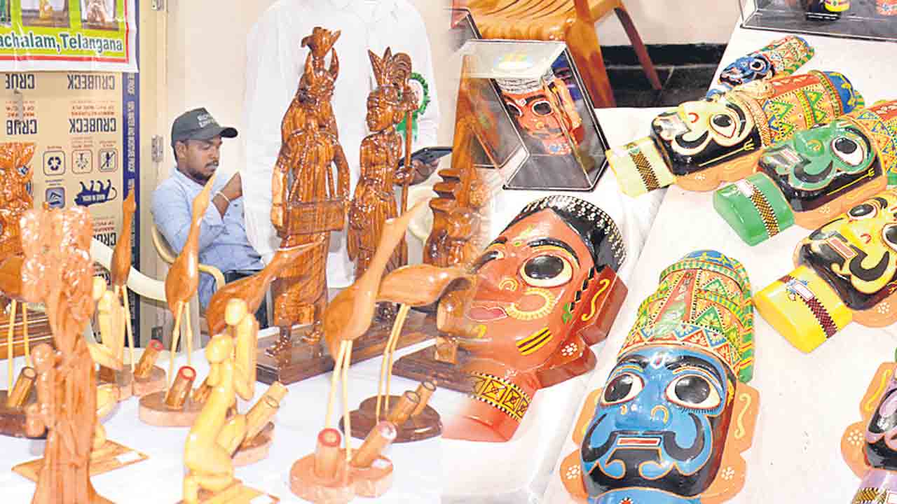 అట్టహాసంగా హస్తకళా మేళా