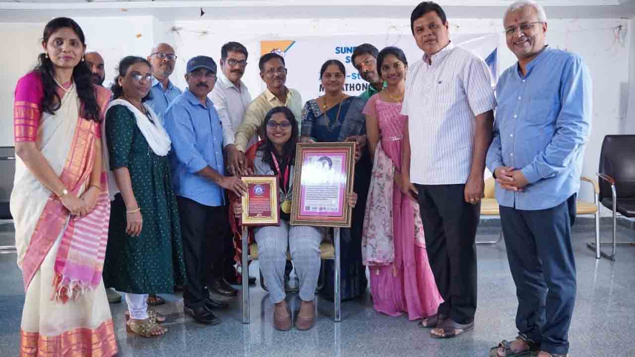 ప్రియాంకకు తెలుగు బుక్‌ఆఫ్‌ రికార్డు