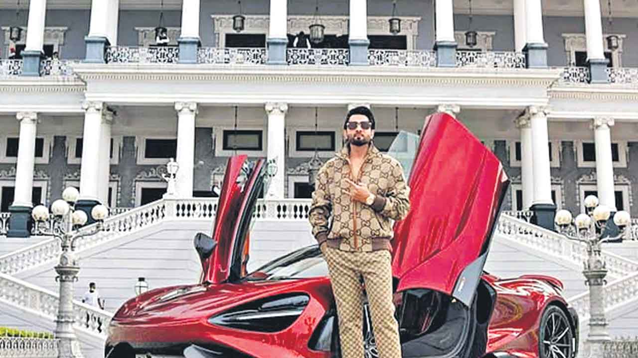 ఈ కారు ధర 12 కోట్లు!