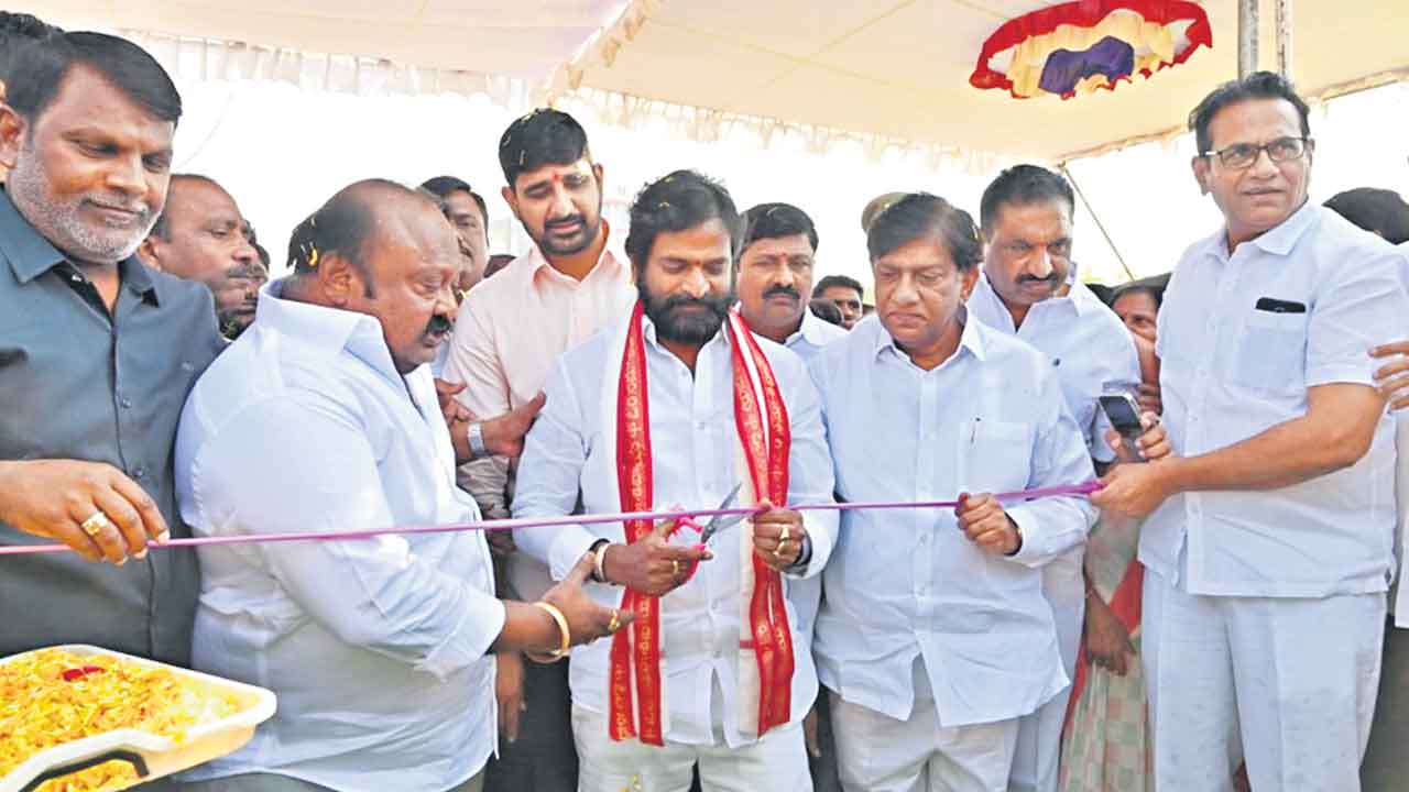 రాష్ట్రంలో 90 ఇండోర్‌ స్టేడియాలు