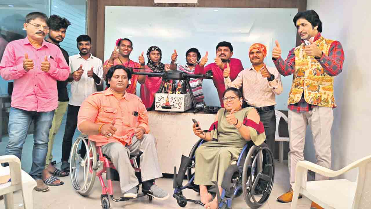 అవరోధాల్ని అధిగమిస్తూ..