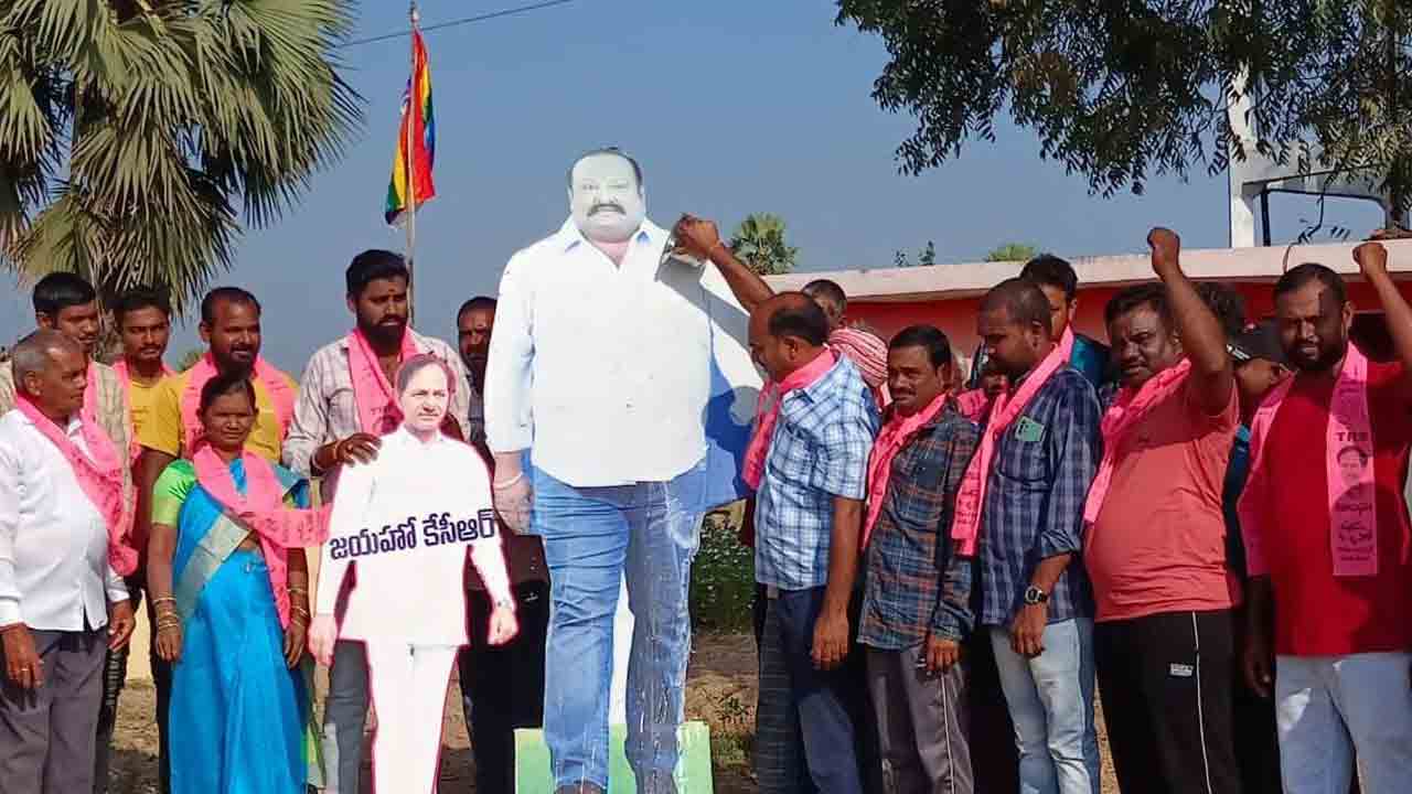 రోడ్ల నిర్మాణానికి నిధుల మంజూరుపై హర్షం