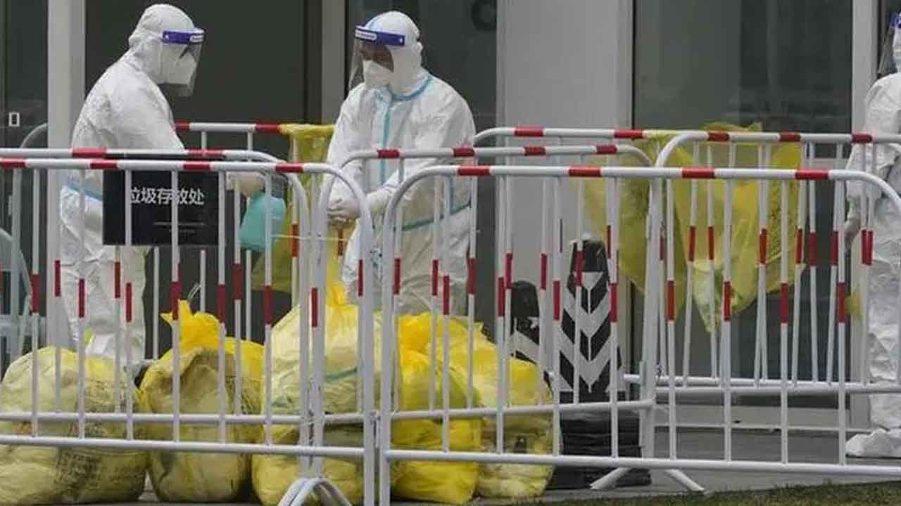 చైనాలో భారీగా కరోనా మరణాలు.. ఏప్రిల్‌ నాటికి 10 లక్షలకు చేరిక