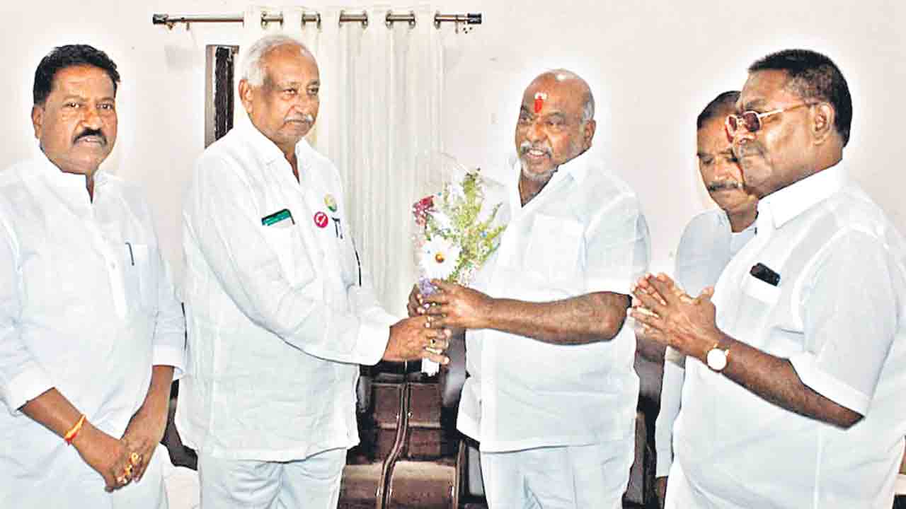 బీఆర్‌ఎస్‌లో చేరికకు పలు రాష్ర్టాల నేతల ఆసక్తి