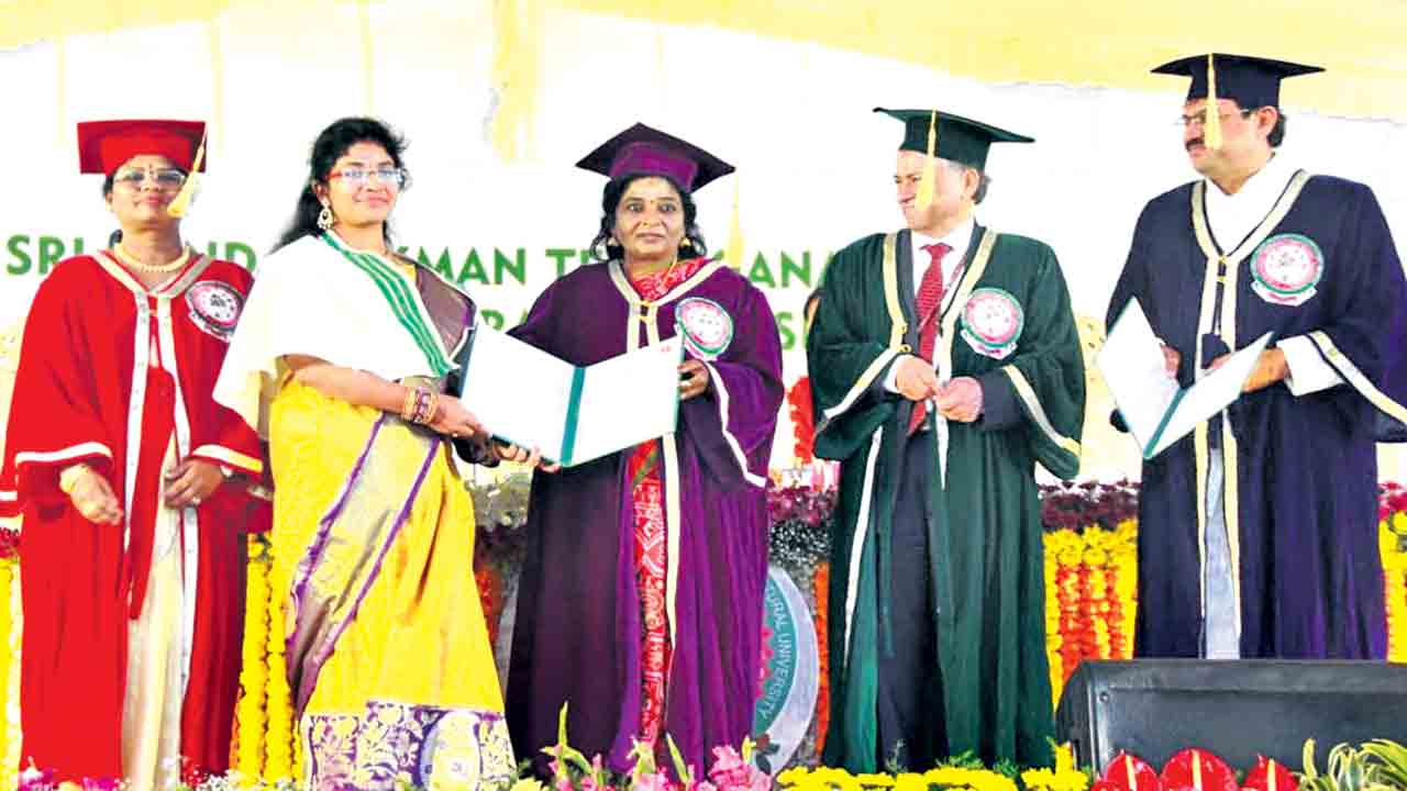 ఘనంగా ఉద్యాన వర్సిటీ 2వ స్నాతకోత్సవం