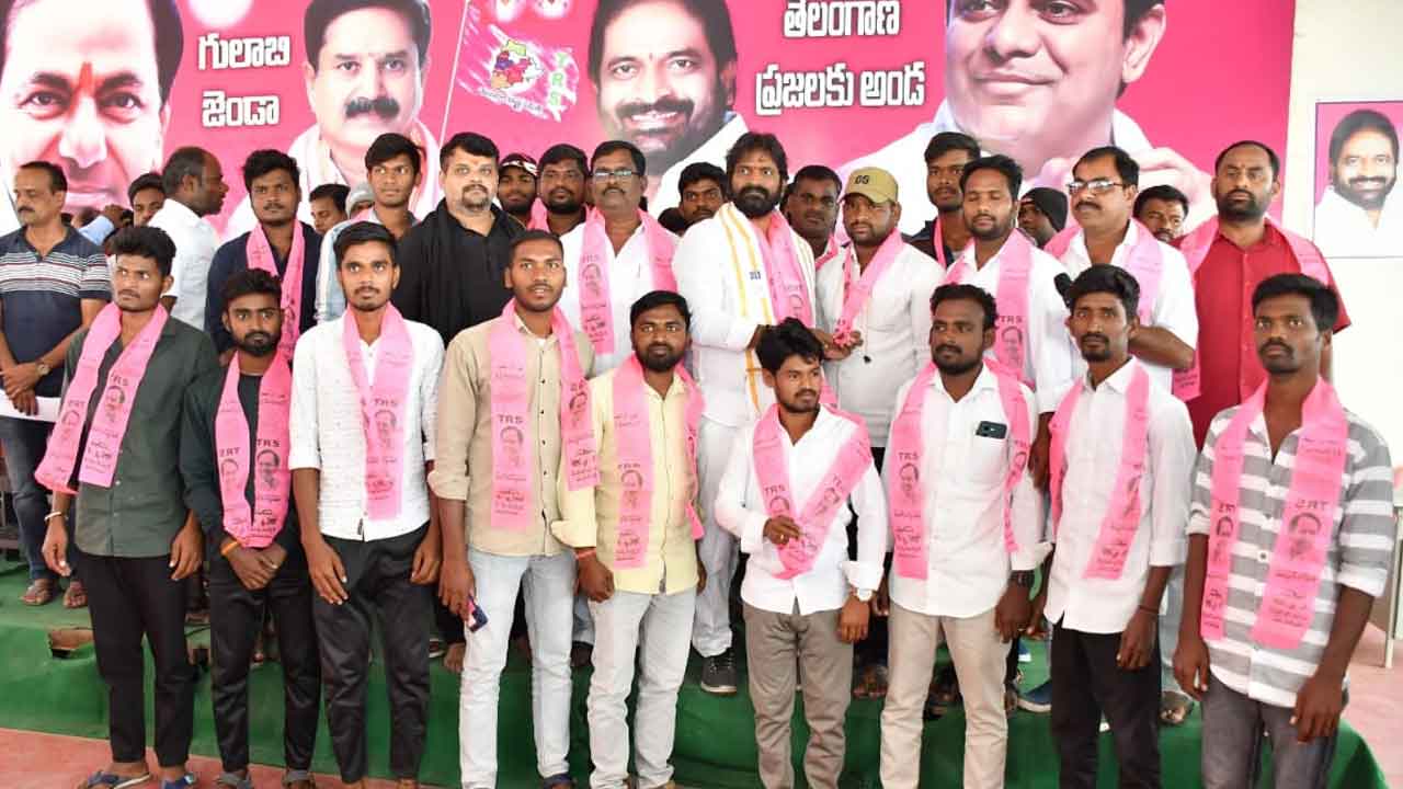 సేవాగుణాన్ని అలవర్చుకోవాలి