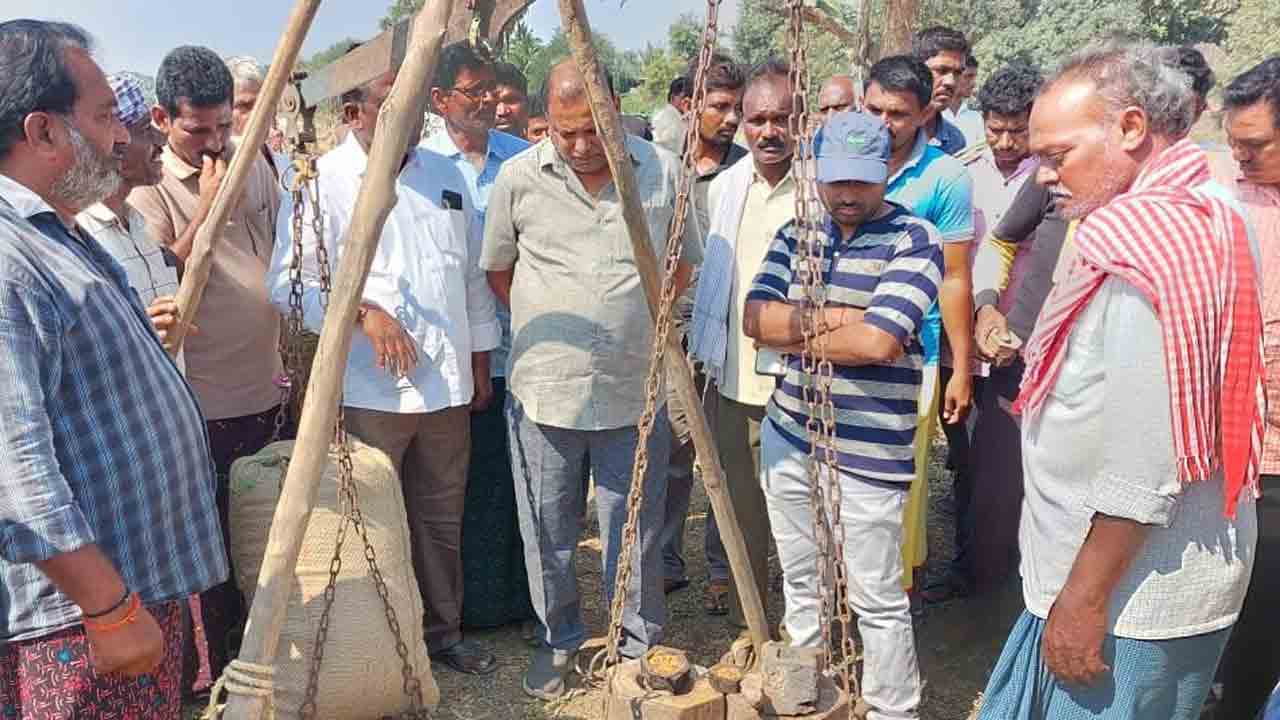 పకడ్బందీగా ధాన్యం కొనుగోలు కేంద్రాల నిర్వహణ