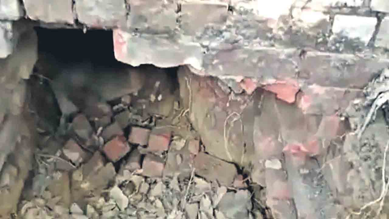 స్ట్రాంగ్‌ రూమ్‌కే సొరంగం