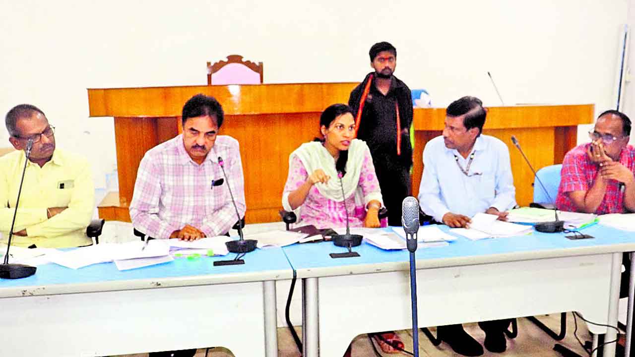 తాగునీటి సరఫరాలో నిర్లక్ష్యం వద్దు