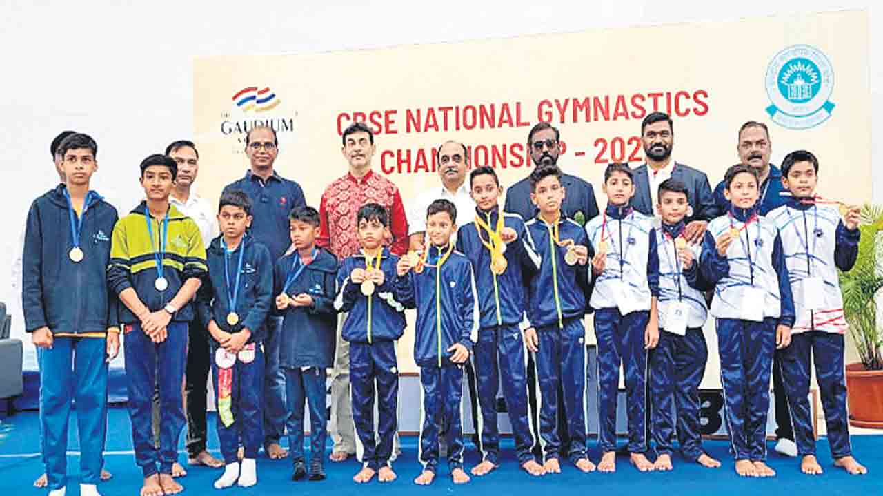జాతీయ జిమ్నాస్టిక్స్‌ చాంప్‌.. అలహాబాద్‌ ఖేల్‌గావ్‌ పబ్లిక్‌ స్కూల్‌