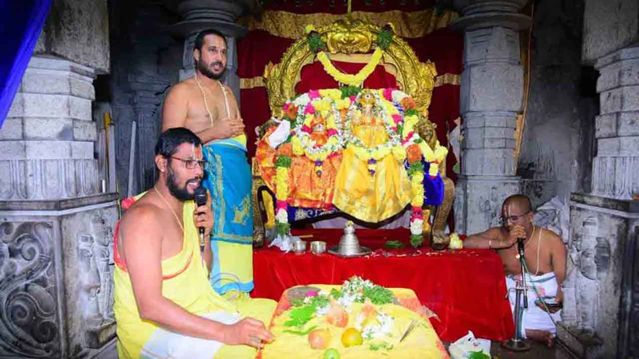 Yadadri l వైభవంగా యాదగిరీశుడి తిరుకల్యాణోత్సవం