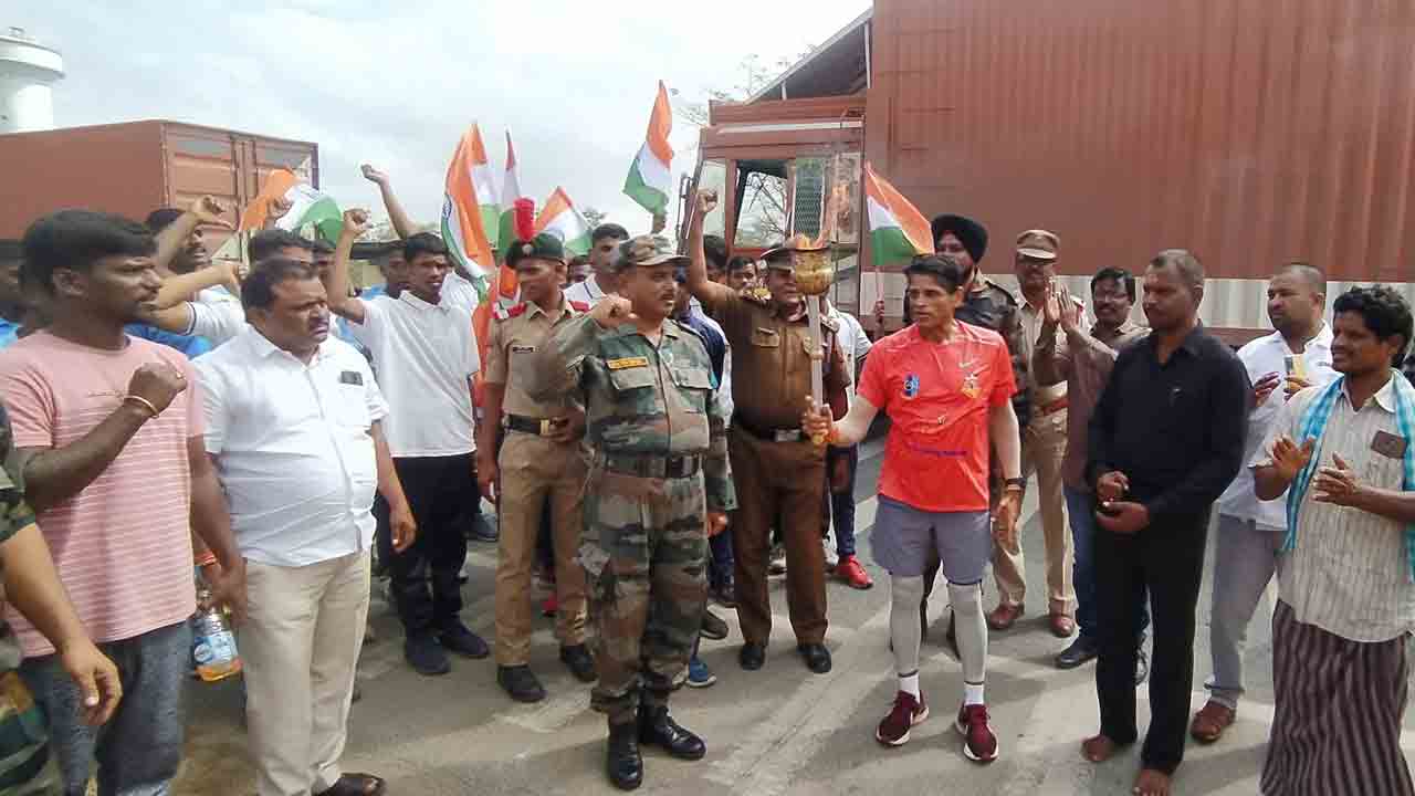 లక్ష్యం కన్నా ఎక్కువ శ్రమించాలి