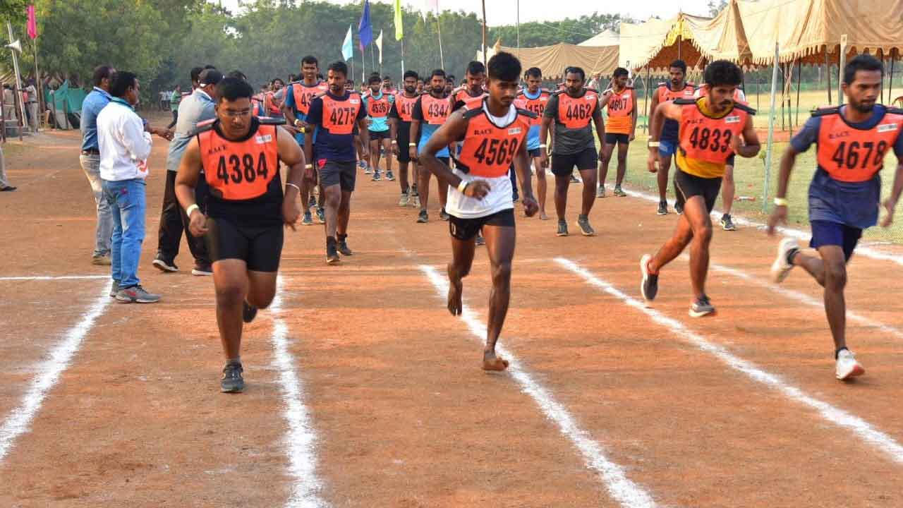 పోలీస్‌ ఈవెంట్స్‌కు 903 మంది హాజరు