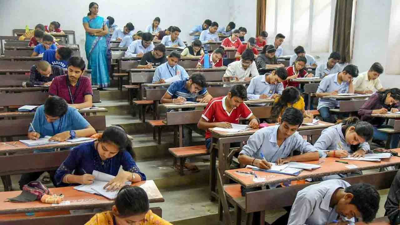 పరీక్షల ఫీవర్ వచ్చేసింది..