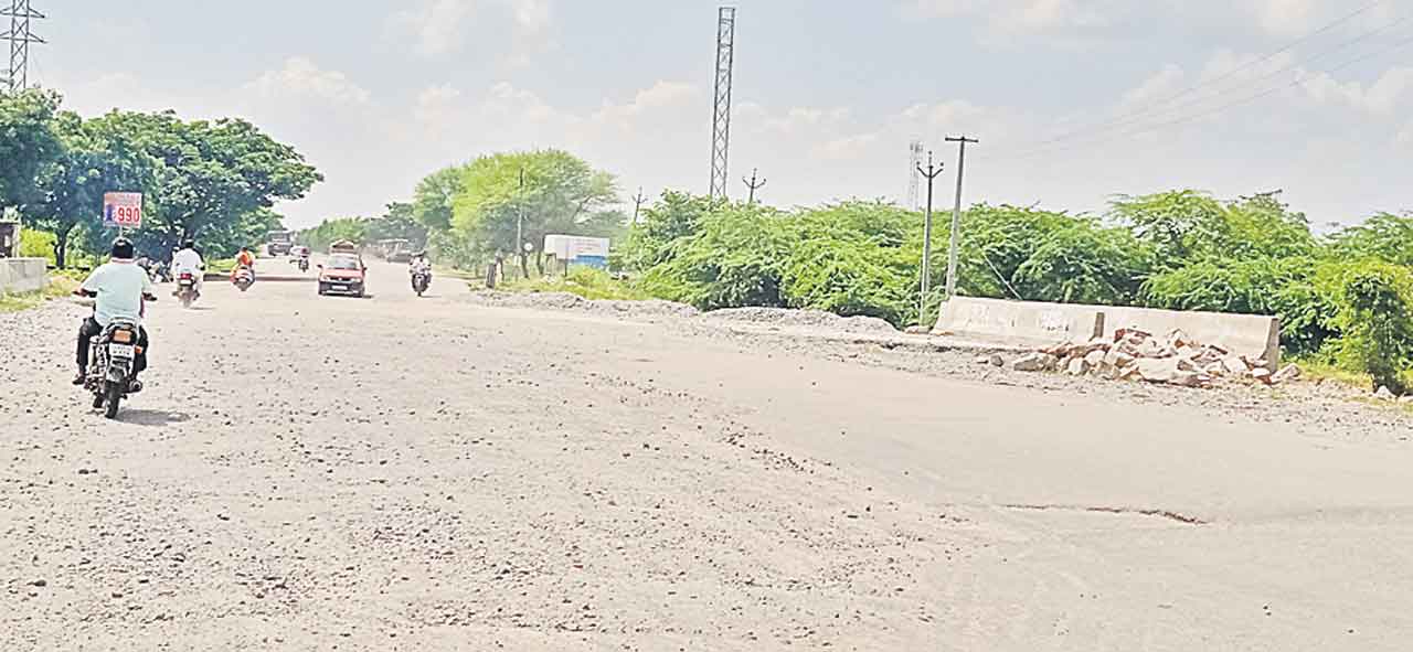 చివరి దశకు చేరిన వంతెన విస్తరణ పనులు