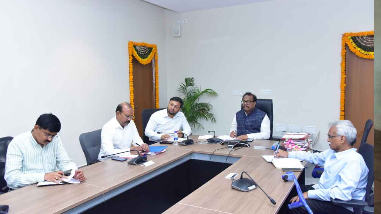 ఉద్యోగులు సమర్థవంతంగా పనిచేయాలి