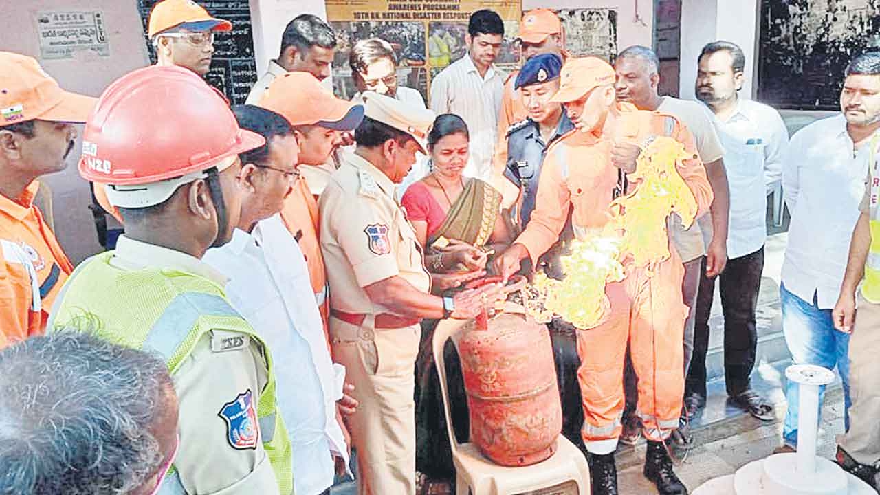 అగ్ని ప్రమాదాల నివారణపై అవగాహన