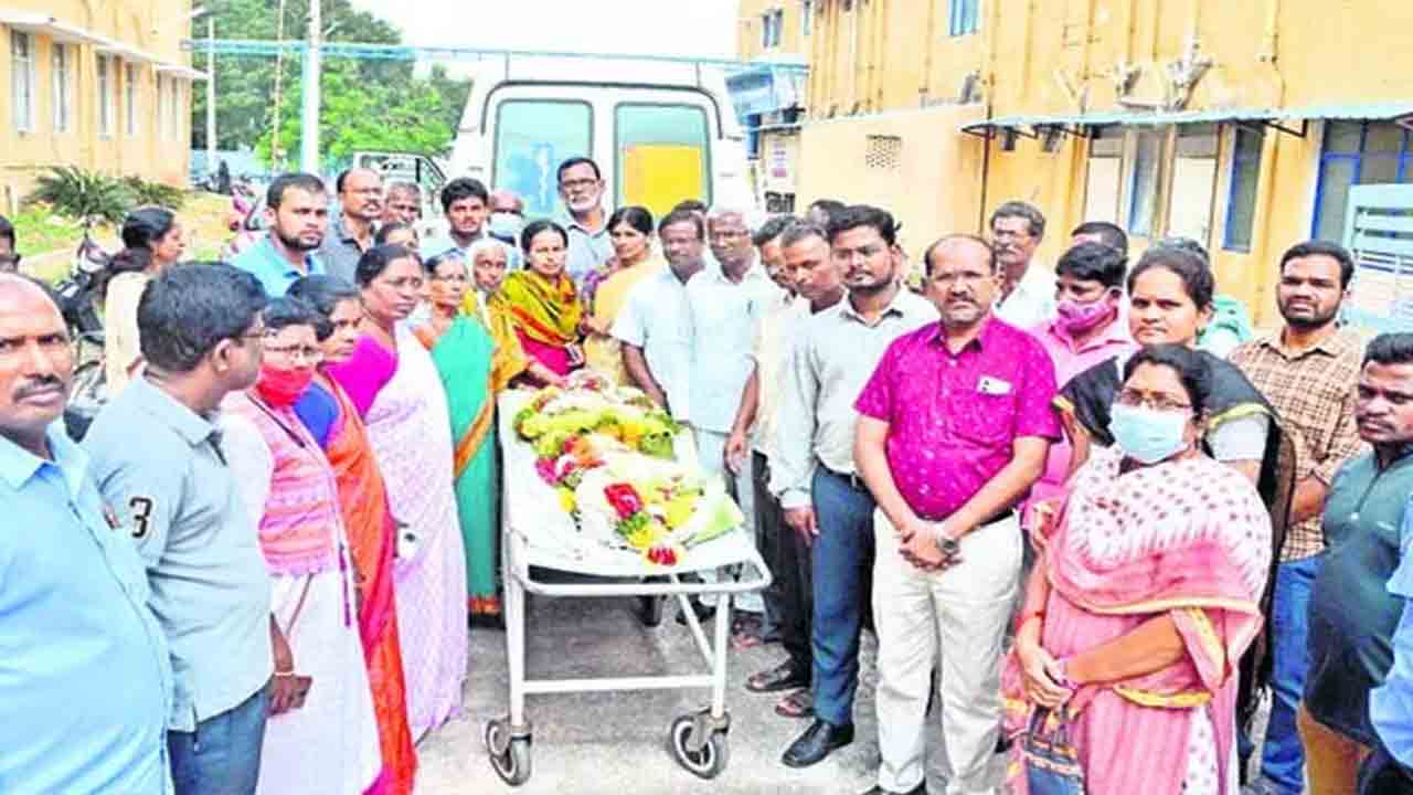 తెలంగాణ సాయుధ పోరాట యోధురాలు కమలమ్మ మృతి