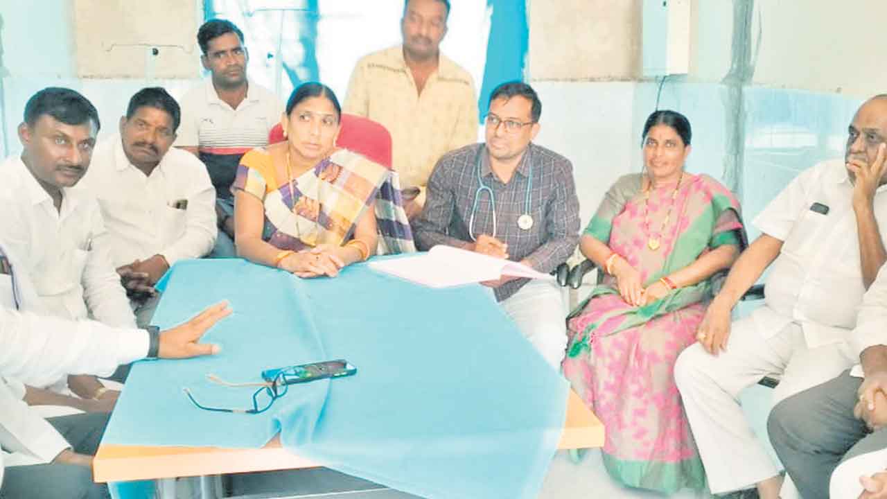 మంత్రిపై అసత్య ప్రచారాలు చేస్తే ఊరుకోం