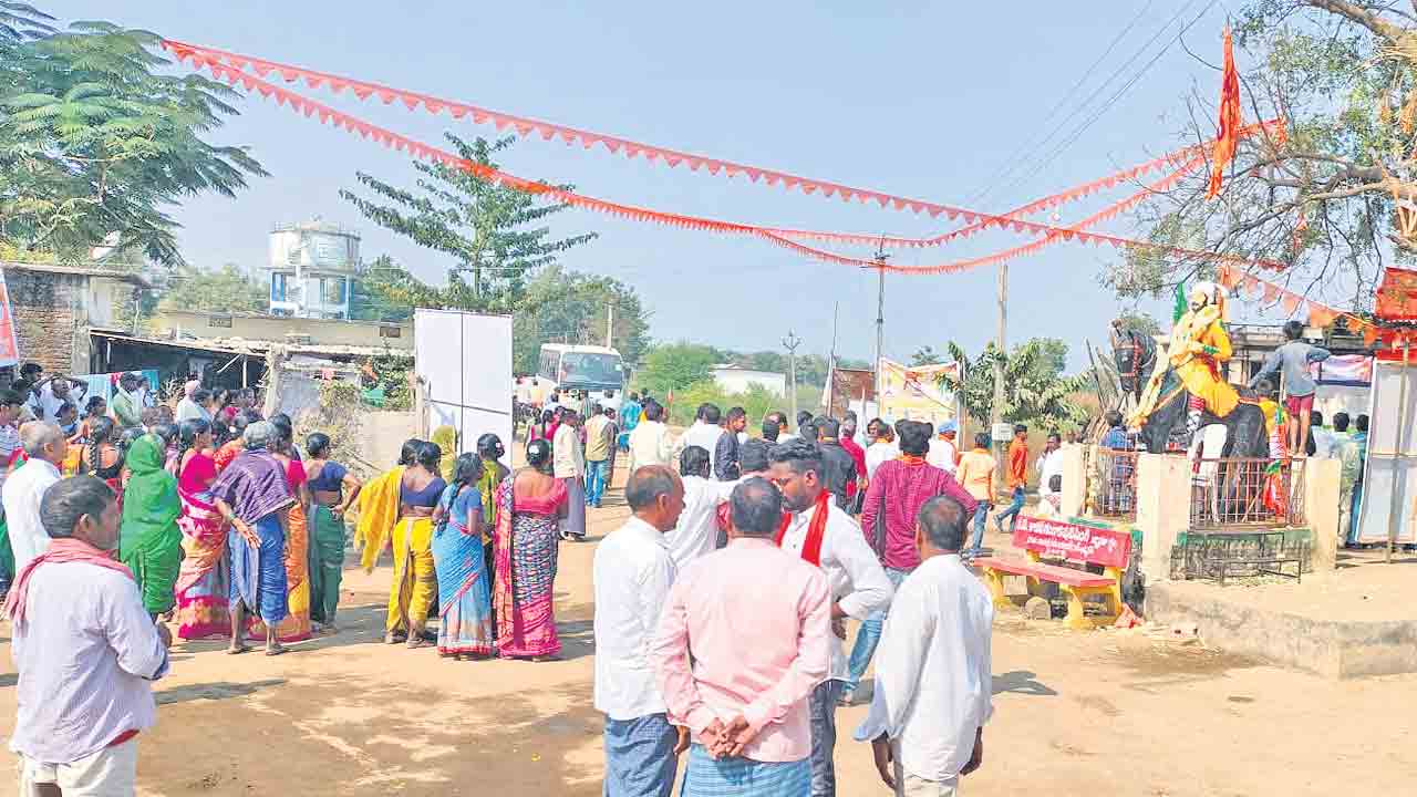బండి యాత్రకు స్పందన కరువు