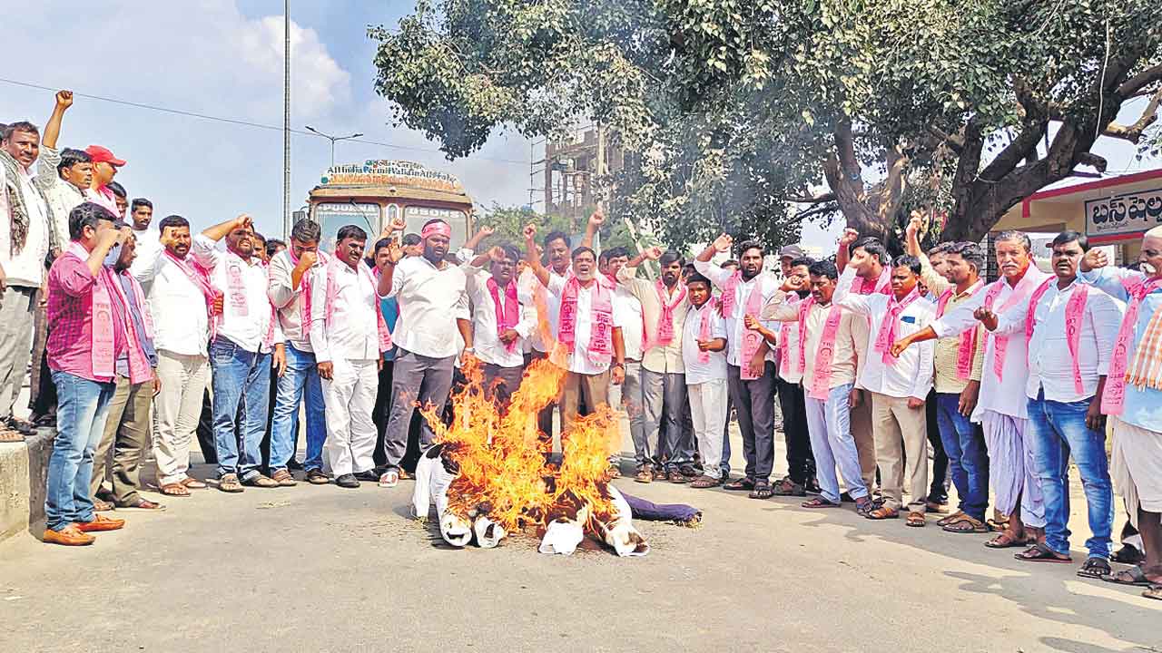 ఎమ్మెల్యే రోహిత్‌కు ఈడీ నోటీస్‌పై నిరసనలు