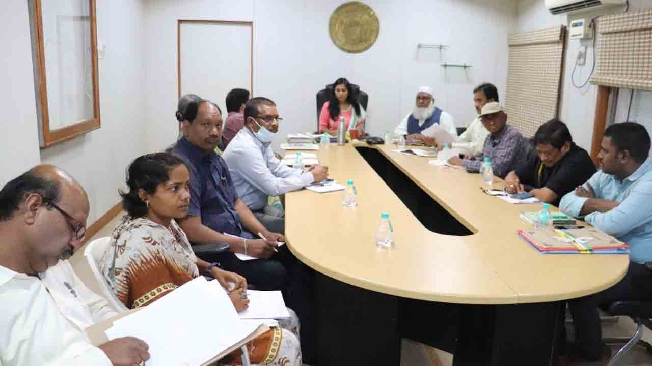 ప్రతి శుక్రవారం హరితహారం నిర్వహించాలి