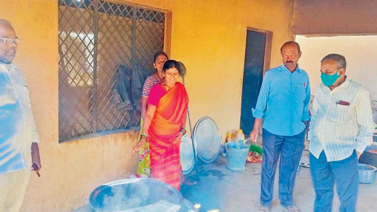 పనులు త్వరగా పూర్తి చేయాలి