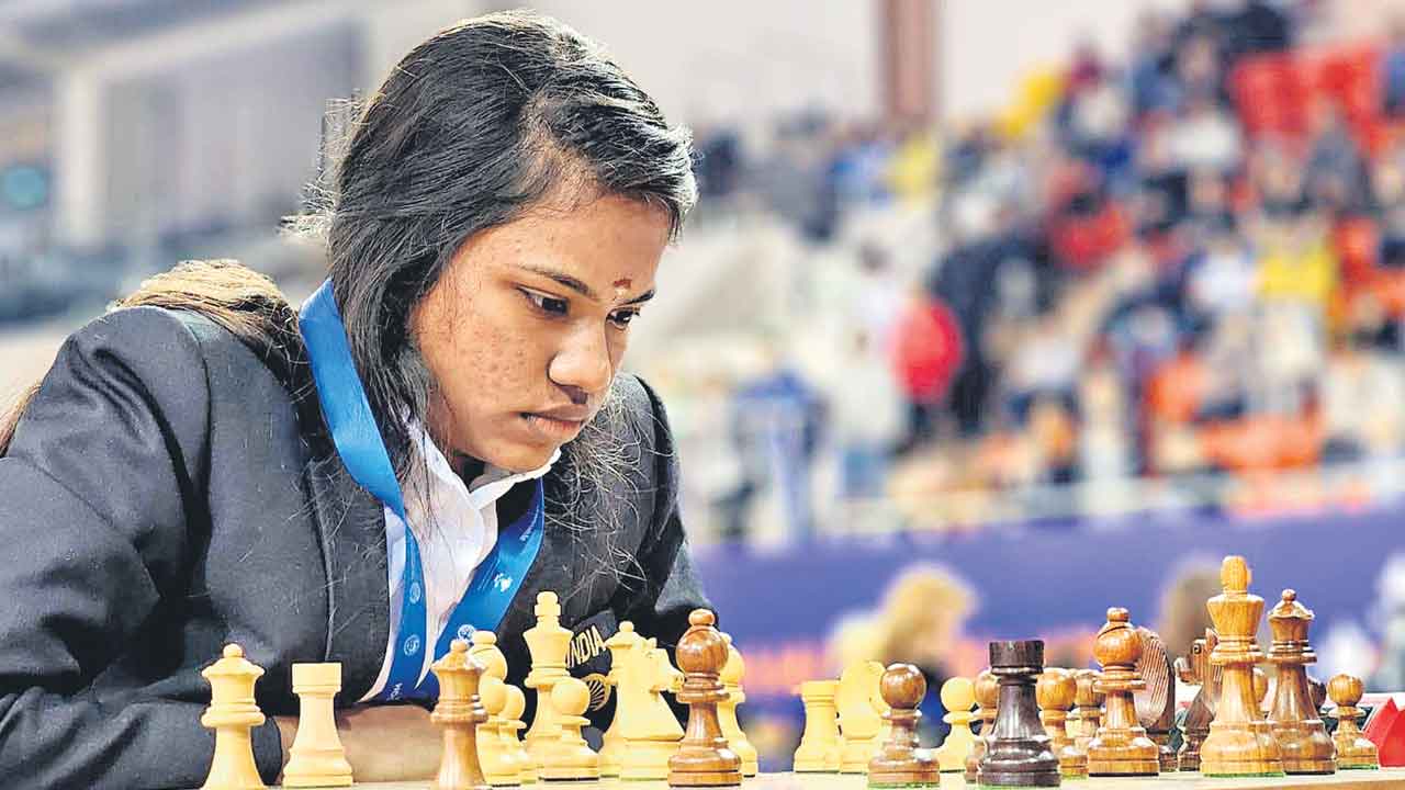 సవితశ్రీకి కాంస్యం