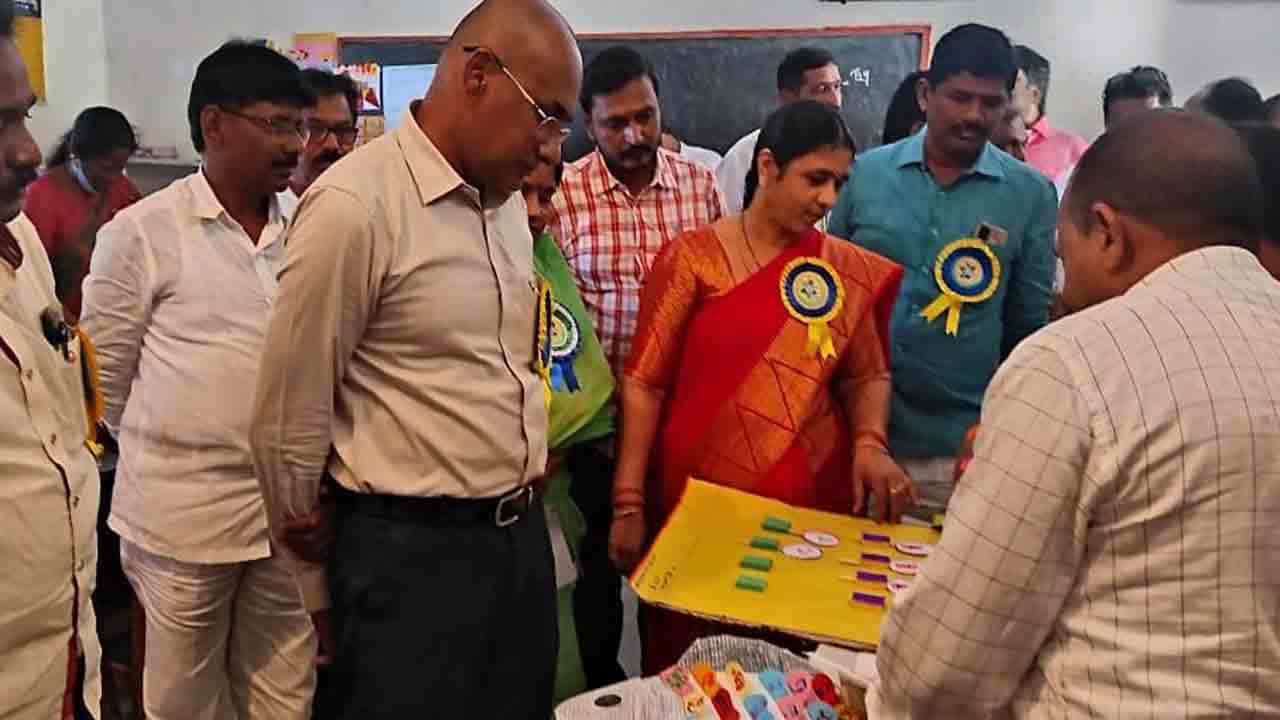 విద్యార్థుల్లోని నైపుణ్యాలను వెలికి తీయాలి