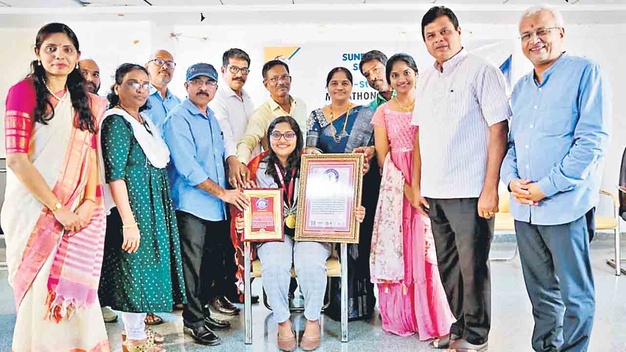 24 గంటలు.. మారథాన్‌ లెక్చర్‌!