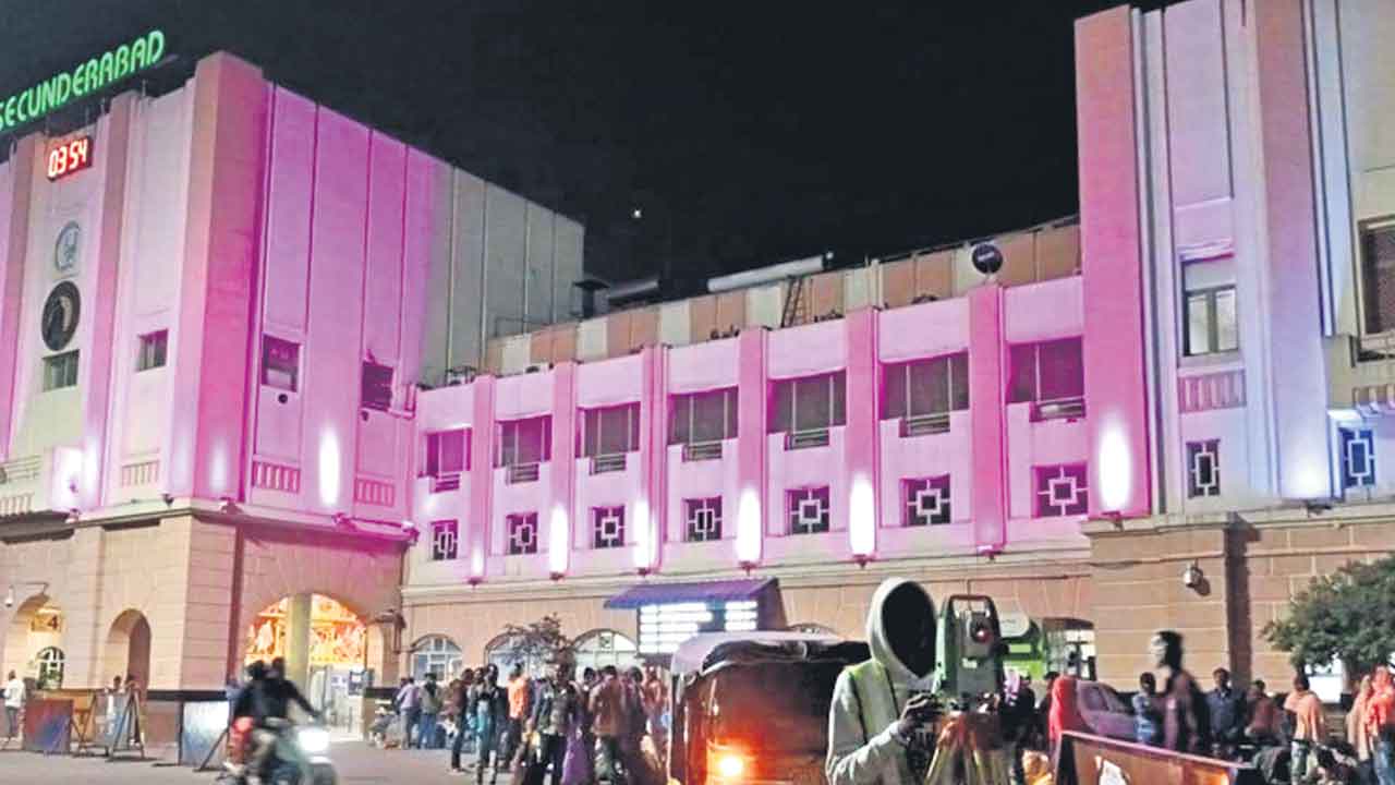 హైటెక్‌ హంగులతో సికింద్రాబాద్‌ రైల్వే స్టేషన్‌
