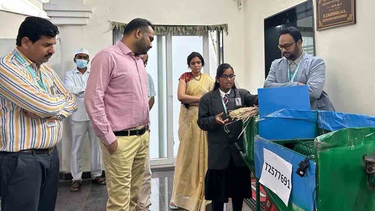 జాతీయ స్థాయి సీబీఎస్‌ఈ సైన్స్‌ ఎగ్జిబిషన్‌కు విద్యార్థి ఎంపిక